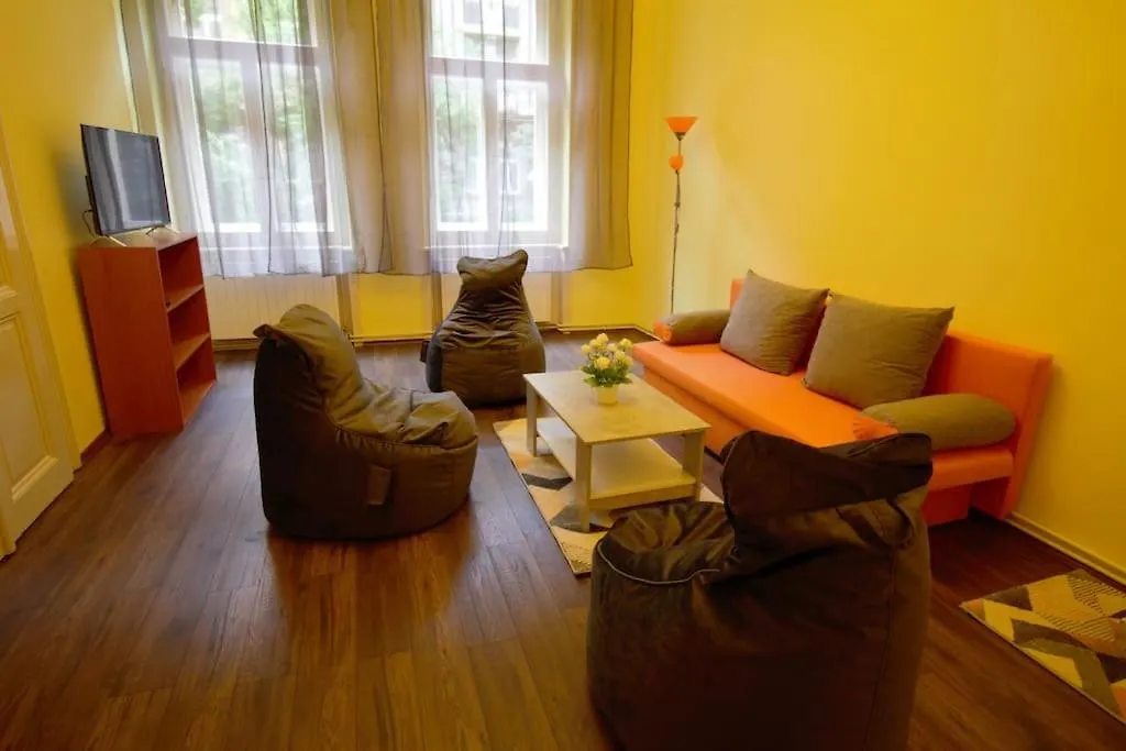 Comfort 2Bedrooms Quite Place!-Vinohrady Praga